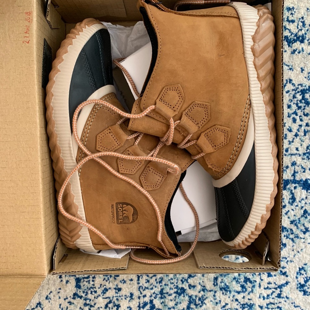 Sorel Boots Out N About Plus Elk NEW